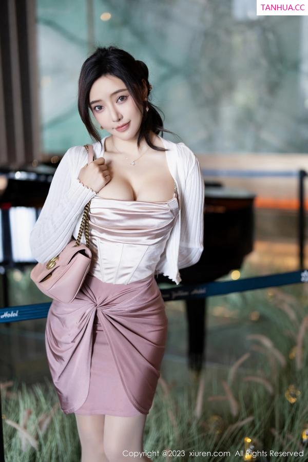 王馨瑶  [XiuRen]高清写真图 2023.11.09 No.7640 王馨瑶yanni 时尚美腿第2张图片